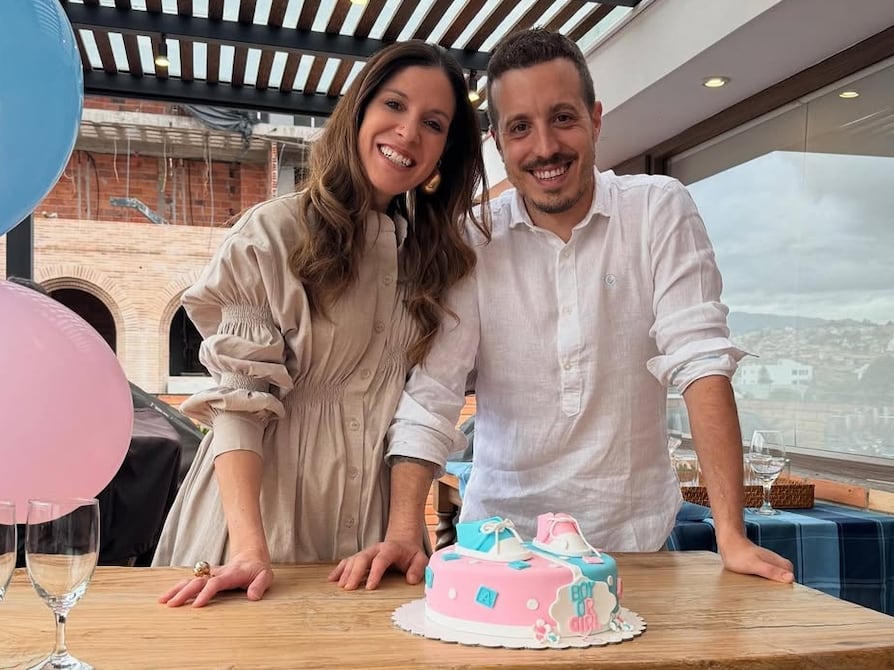 ¡Es niña!: La chef Carolina Sánchez celebró en Cuenca la revelación de sexo de su primera hija