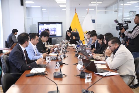 Comisión legislativa inicia seguimiento a la Ley de Datos Civiles tras sentencia sobre posibilidad de cambio de género en cédula de adolescentes