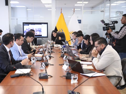 Comisión legislativa inicia seguimiento a la Ley de Datos Civiles tras sentencia sobre posibilidad de cambio de género en cédula de adolescentes