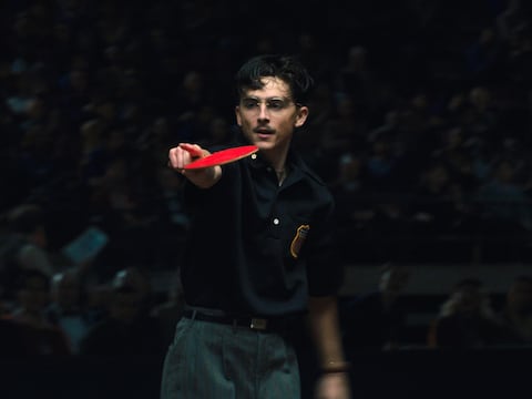 Timothée Chalamet convierte al ping pong en una épica de ambición en ‘Marty Supremo’