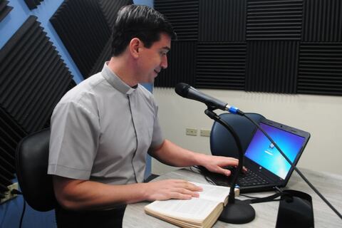 Radio Santiago festeja seis años con jornada completa