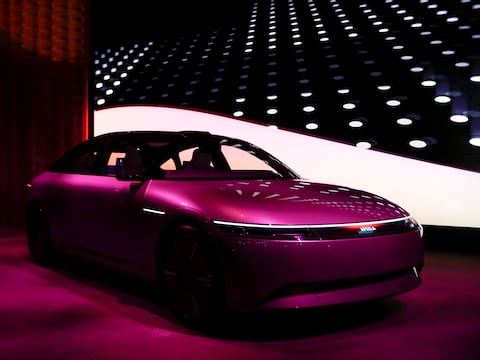 Sony y Honda le ponen cuatro ruedas a la diversión con el primer vehículo eléctrico PlayStation: lleno de pantallas y con asistente de voz