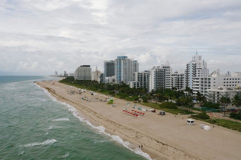 Buzos encuentran más de 1.000 monedas de oro y plata en las costas de Florida: cargamento de tesoros españoles está valorado en un millón de dólares