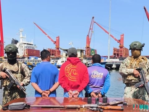 En camaronera de Jambelí detienen a tres personas con armas de fuego