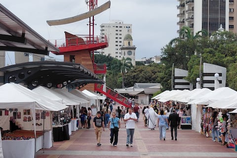 El turismo en Ecuador desafía la inseguridad y apunta a crecer en 2026: sector cree que se debe potenciar más la imagen del país
