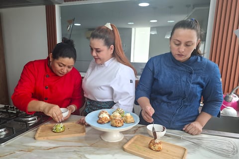 ‘Más que enseñar recetas, es que las personas pierdan el miedo a empezar’: la chef que codificó el éxito para emprendedores en Ecuador