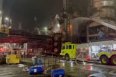 Incendio en la Refinería de Esmeraldas fue controlado tras una hora de labores