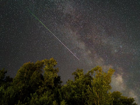 El Sol destroza un asteroide masivo: la NASA advierte que la Tierra acaba de entrar en su zona de escombros