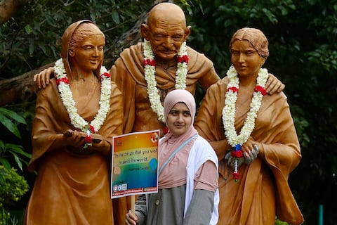 Frase del día de Mahatma Gandhi: “Si quieres cambiar al mundo, cámbiate a ti mismo”