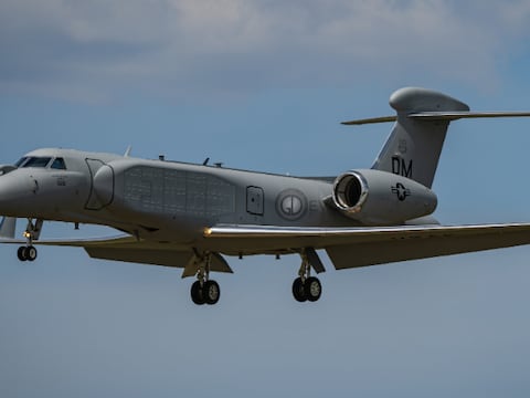 Llamada de la brújula: el avión de ataque electrónico diseñado para interrumpir comunicaciones enemigas y causar estragos en su comando