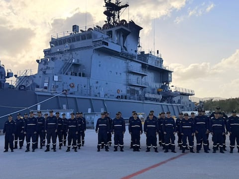 Buque de guerra Jambelí ya navega hacia Ecuador