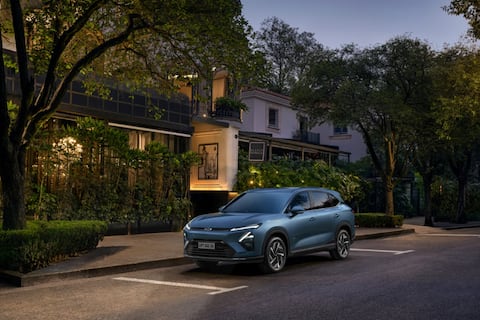 Chevrolet introduce en Ecuador su primer SUV híbrido enchufable. Este es su precio y autonomía