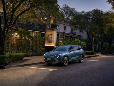 Chevrolet introduce en Ecuador su primer SUV híbrido enchufable. Este es su precio y autonomía