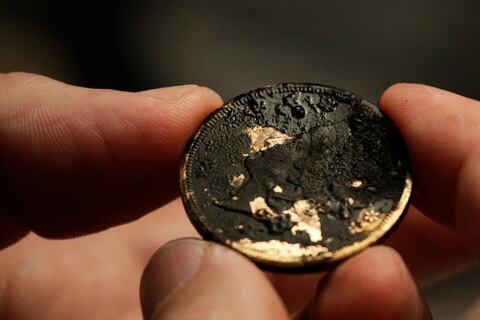 “Los asesinos salen en la mitad de ese tiempo”: científico halla naufragio con 30.000 libras de oro federal y paga 10 años de prisión por el extravío de 500 monedas