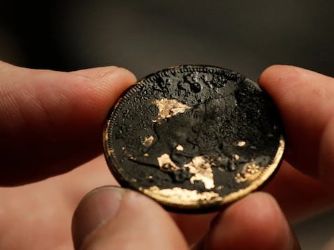 “Los asesinos salen en la mitad de ese tiempo”: científico halla naufragio con 30.000 libras de oro federal y paga 10 años de prisión por el extravío de 500 monedas