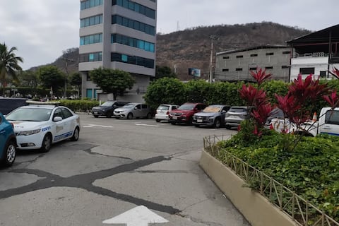 Falsa alarma de bomba en el complejo judicial del Albán Borja habría sido para suspender audiencia, dice Policía