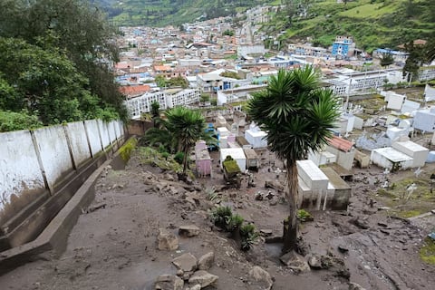 Alausí revive el temor por un aluvión que deja 3 heridos, afecta viviendas y vías