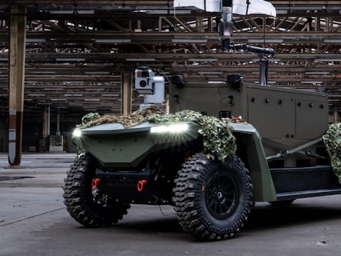 Alemania presenta nuevo camión robot: la plataforma de alta velocidad puede rescatar soldados en campos de batalla donde las tropas enfrentan amenazas de drones