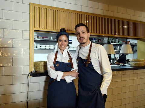 La chef Carolina Sánchez lleva sus tartas vascas a Cuenca con la apertura de un nuevo local