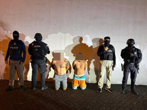 Cuatro presuntos extorsionadores, dos de 17 años, fueron capturados en Guayaquil