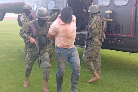 Fuerzas Armadas detienen a cinco supuestos integrantes del Frente Oliver Sinisterra en zona minera de Imbabura