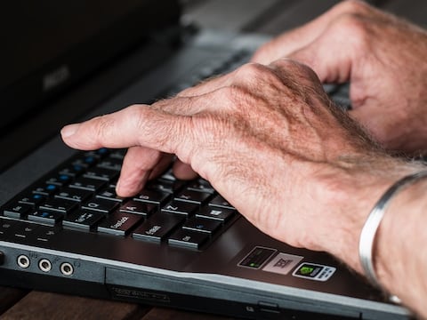 SRI alerta sobre intentos de estafas que utilizan el nombre y la imagen de la entidad