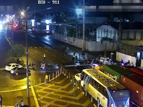 Cierre en la vía a Daule por presunto artefacto explosivo afuera de la cárcel de Guayaquil