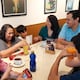 ‘En lo sencillo está lo bonito’: desayunos marcaron el inicio de la jornada de celebraciones por el Día de la Madre