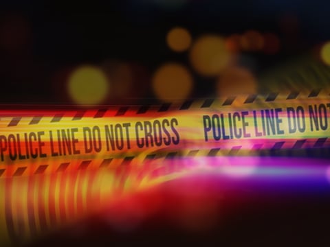 Un hombre mata a su madre y oculta el cuerpo en el bosque para cobrar su pensión