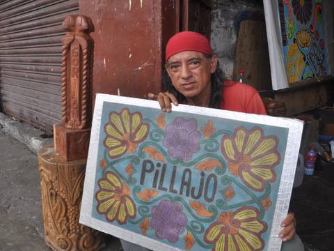 Guayaquileño Manuel Pillajo y su arte para tallar la madera