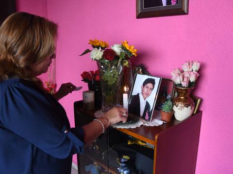 Que la muerte de Edison Cosíos sea reconocida como un crimen de Estado es el clamor de su madre, Vilma Pineda, tras diez años del impacto   