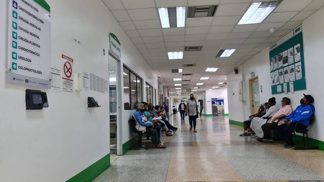 Nuevos grupos se suman en pugna por dineros del Hospital del IESS Teodoro Maldonado Carbo