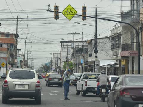 Paseos familiares y ferias en Guayaquil marcaron jornada matinal en medio de la crisis energética 
