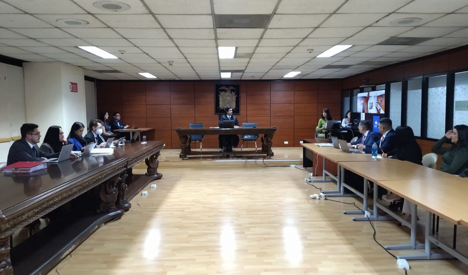 Ciudadano que entregó $ 150.000 por un cargo público fue vinculado a la causa por cohecho en el que se procesa al exministro de Energía, Xavier Vera Grunauer