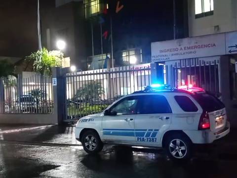 Sicarios entran a hospital de Portoviejo y matan a joven que estaba internado
