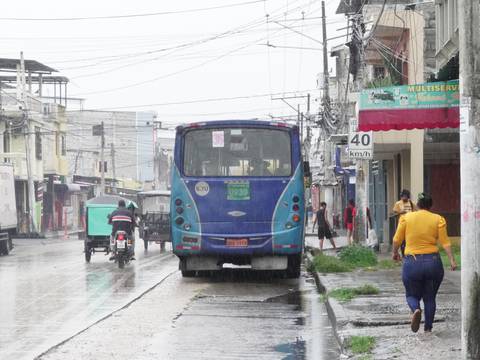 Cuatro sujetos golpearon a cajero y robaron a clientes de dos picanterías del suburbio de Guayaquil