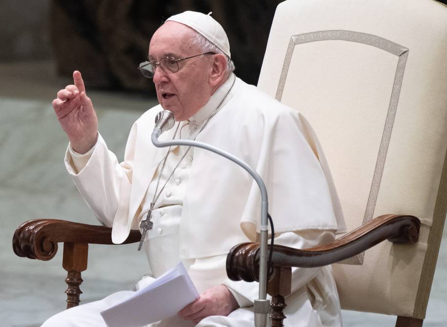 Papa Francesco visita un negozio di dischi nel centro di Roma |  Persone |  Divertimento