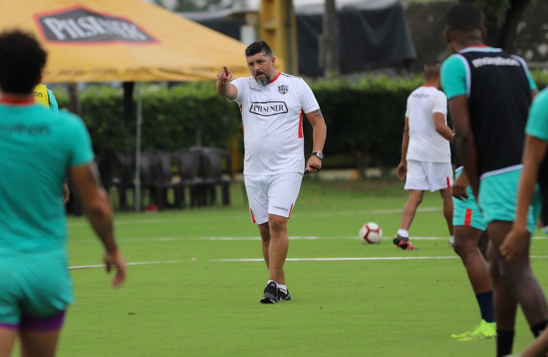 Extécnico Barcelona SC, Leonardo Ramos dirigirá a Billy Arce en Peñarol