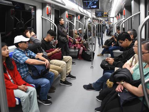 Más de 270.000 personas viajaron en el Metro de Quito en tres días de operación