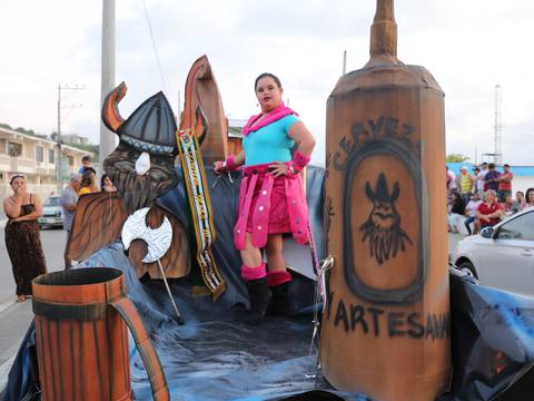 Pregón y elección de Reina del Carnaval acogió a miles de turistas en San Vicente