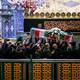 Miles rinden homenaje al difunto presidente iraní Ebrahim Raisi