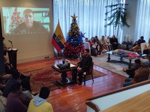 César Farías, Wilker Ángel y Rafael Romo reciben reconocimiento del Consulado General de Venezuela en Quito