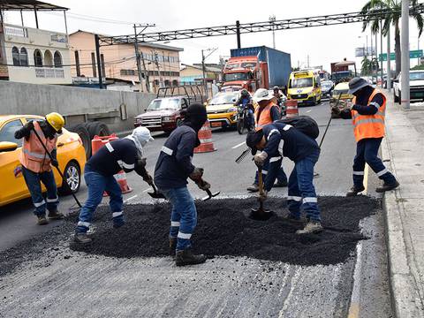 Trabajos de bacheo en la avenida 25 de Julio se terminarán en unas dos semanas
