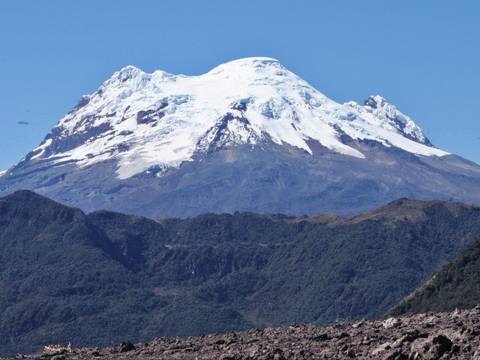 Glaciares ecuatorianos tienen otra  amenaza: los microplásticos