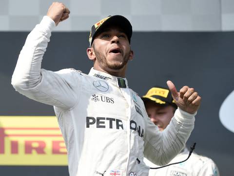 Hamilton supera a Rosberg en el GP de Hungría y le arrebata el liderato del Mundial