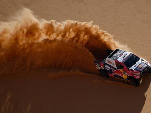 Edición 45 del Rally Dakar se escenifica en las dunas de Arabia Saudita