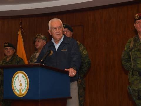 Ministro de Defensa, Luis Lara, ofrece combatir al terrorismo con ‘toda la fuerza de la ley’