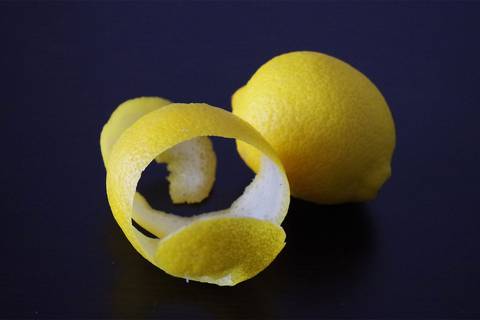 El secreto del té de cáscara de limón para reducir el colesterol y bajar la presión arterial lo aporta esta poderosa fibra: Así debes prepararlo