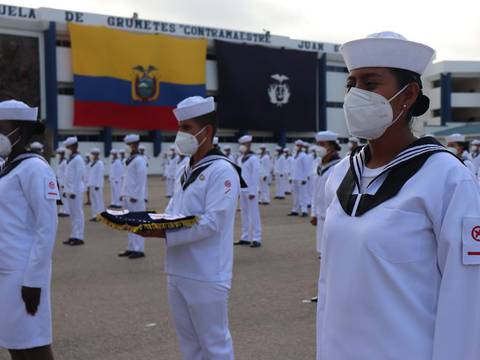 Cuáles son los requisitos para enlistarse en la Armada del Ecuador como oficiales y tripulantes especialistas