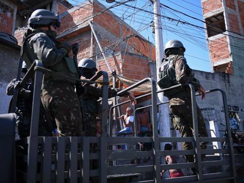 Choques con traficantes en Rio dejan 13 muertos, entre ellos dos militares